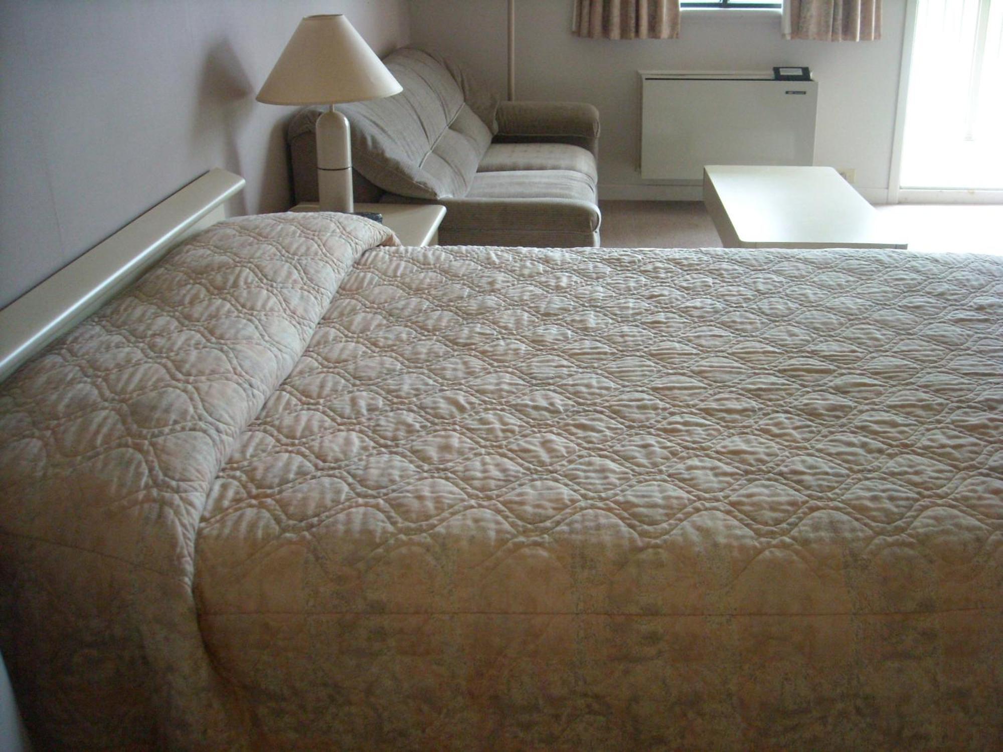 Hotel Oasis Lac St-Louis 瓦利菲尔德 外观 照片